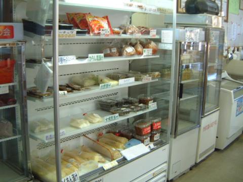 保冷ケースに加工品がズラリ