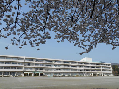 末広小学校外観