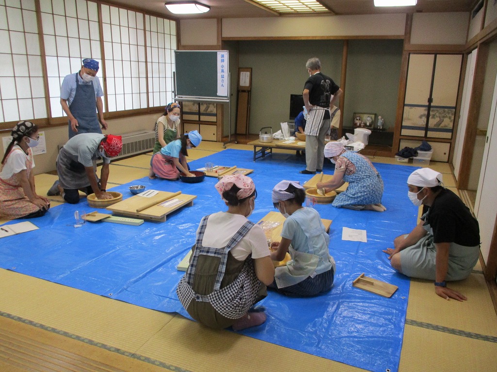 うどん打ちの様子