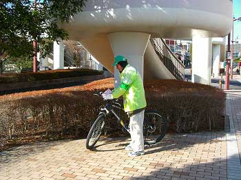 放置自転車に対する啓発の様子