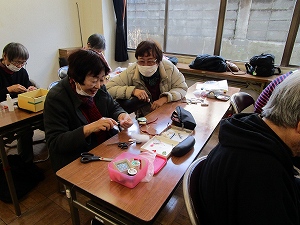 R6洋布で作る女の子のブローチ2