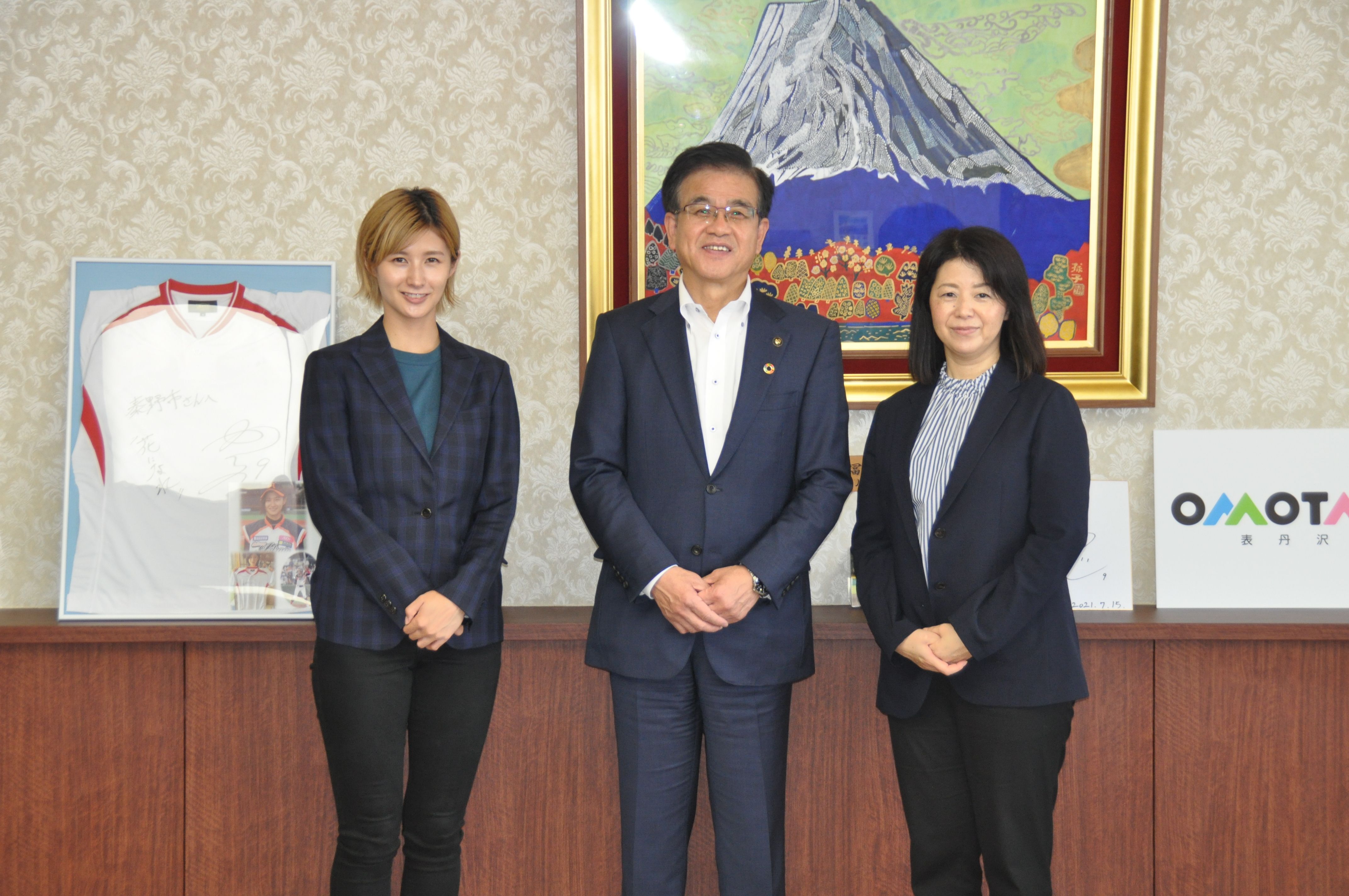 全日本野球連盟山田代表理事、ふるさと大使加藤優さんとの面会写真