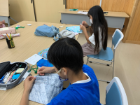 きんちゃく袋を作る様子