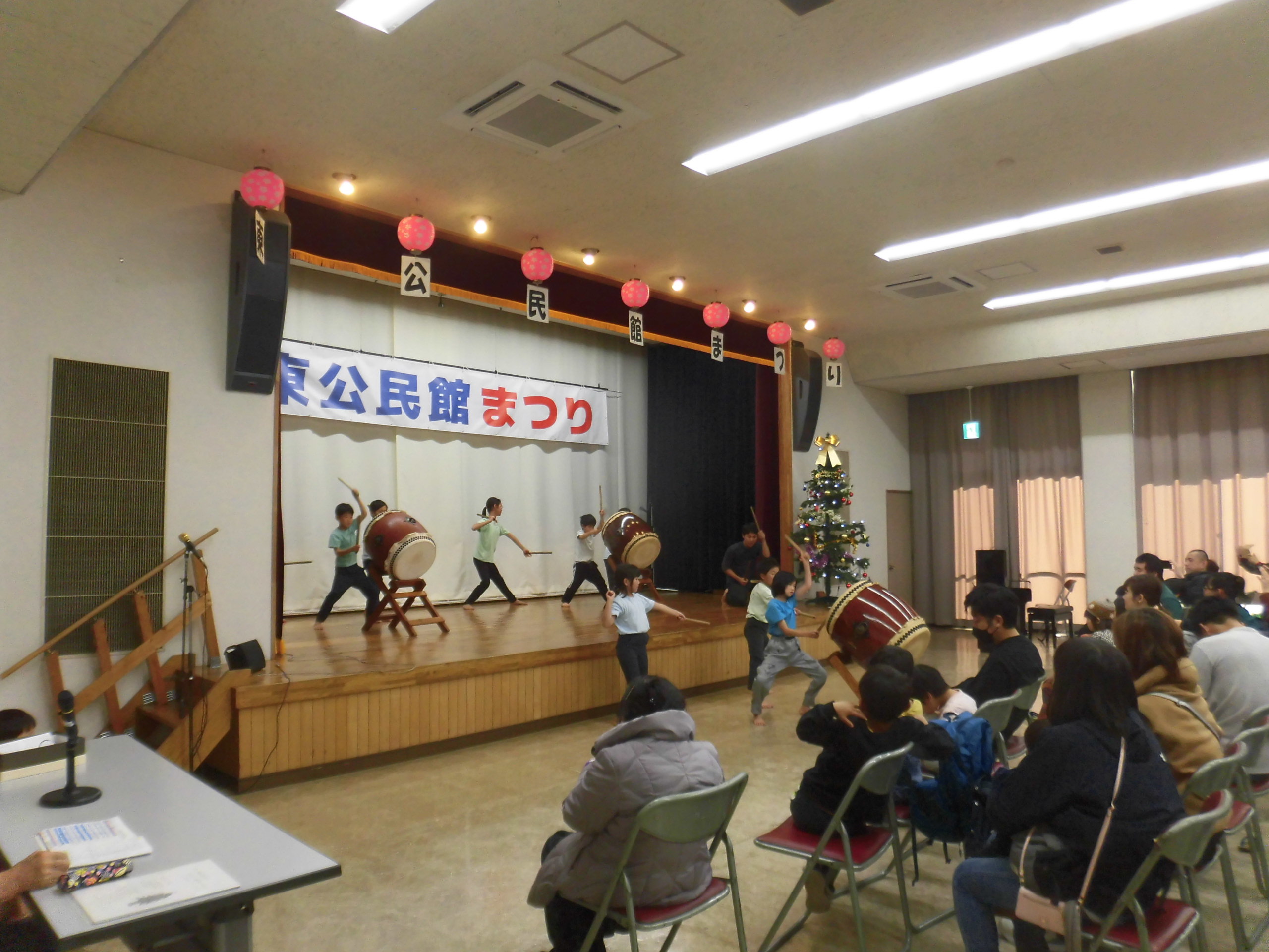写真：発表の部ハレノヒ保育園学童児童による和太鼓演奏