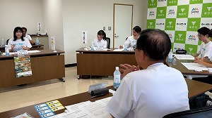 発表している様子