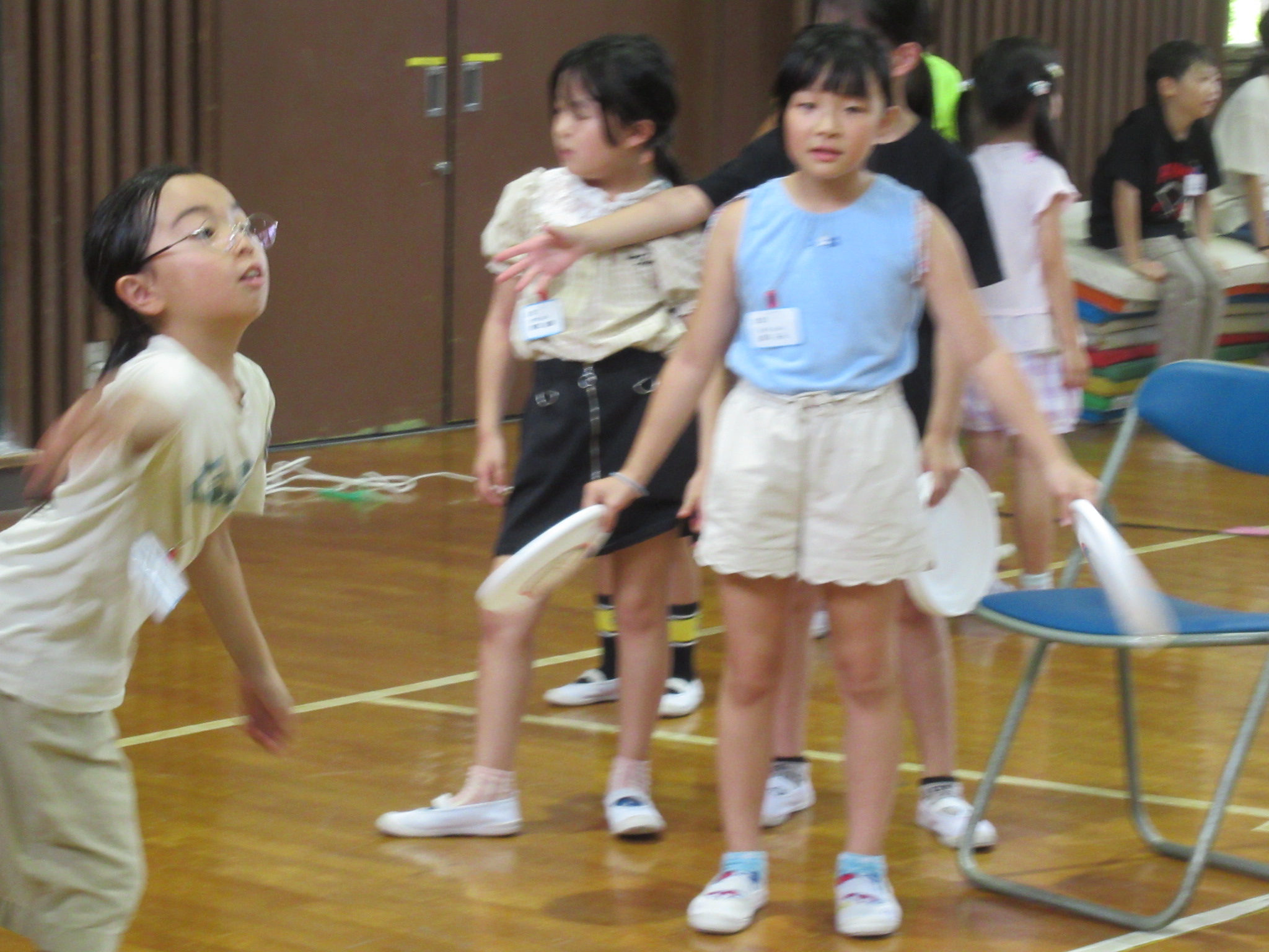 写真：かみ放課後子ども教室風（フライイングディスク）