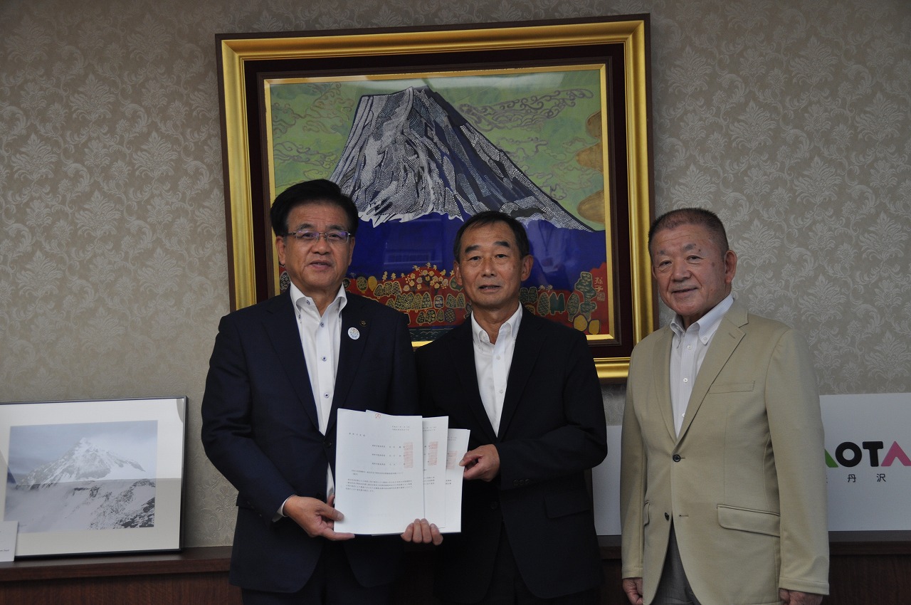 監査委員から決算審査意見書の受領