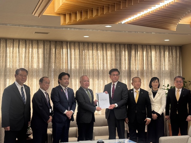 県議会・柳下議長へ要望書の提出1
