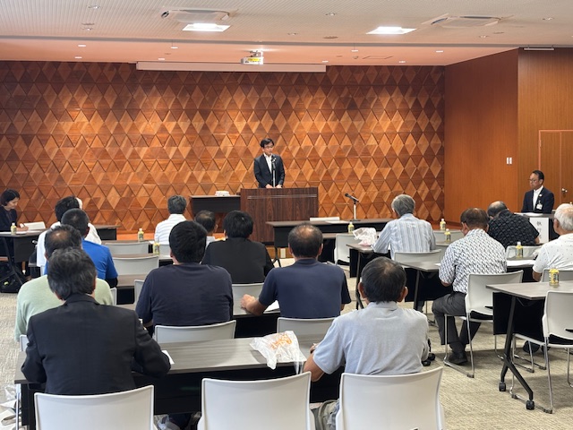 秦野市園芸協会総会での挨拶写真