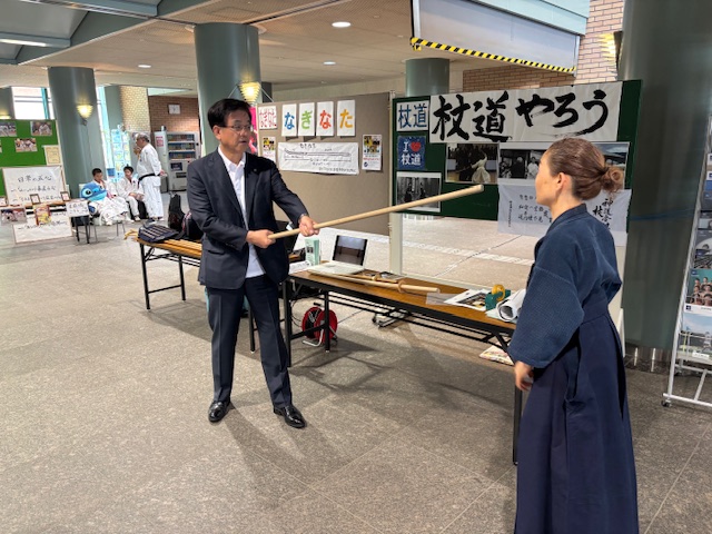 武道祭での杖道体験写真