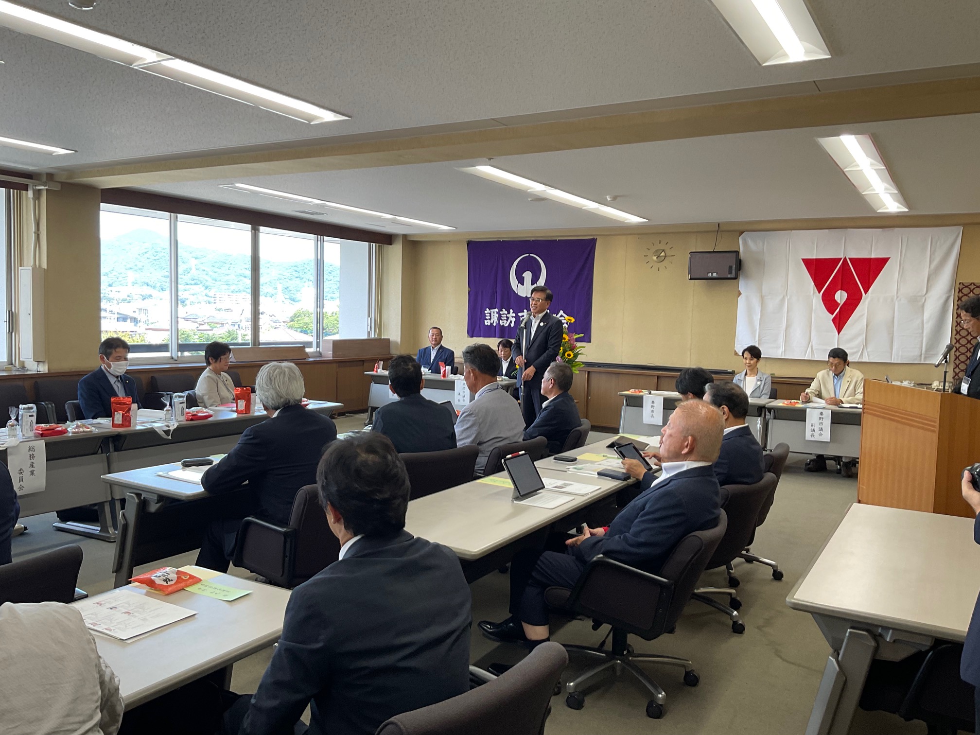 諏訪市議会との交歓研修会挨拶写真