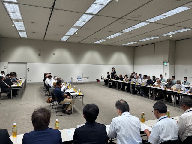 鈴川改修整備促進協議会委員会全体の様子